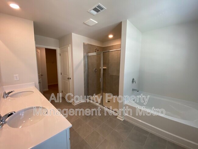 Building Photo - 3091 Greyton Dr