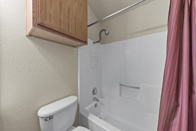 Building Photo - 101 Racquet Dr
