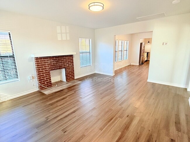 Building Photo - 255 Cumberland Rd