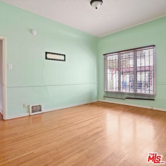 Building Photo - 1240 S Crescent Heights Blvd