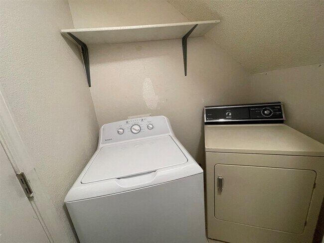 Building Photo - 7312 Camino Del Sol Dr