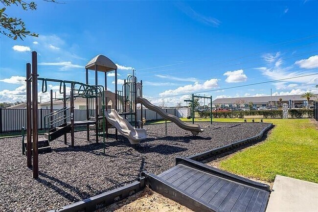 Building Photo - 626 Taft Dr