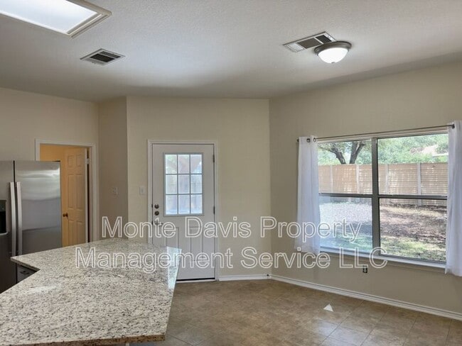 Building Photo - 1206 Devil Ridge