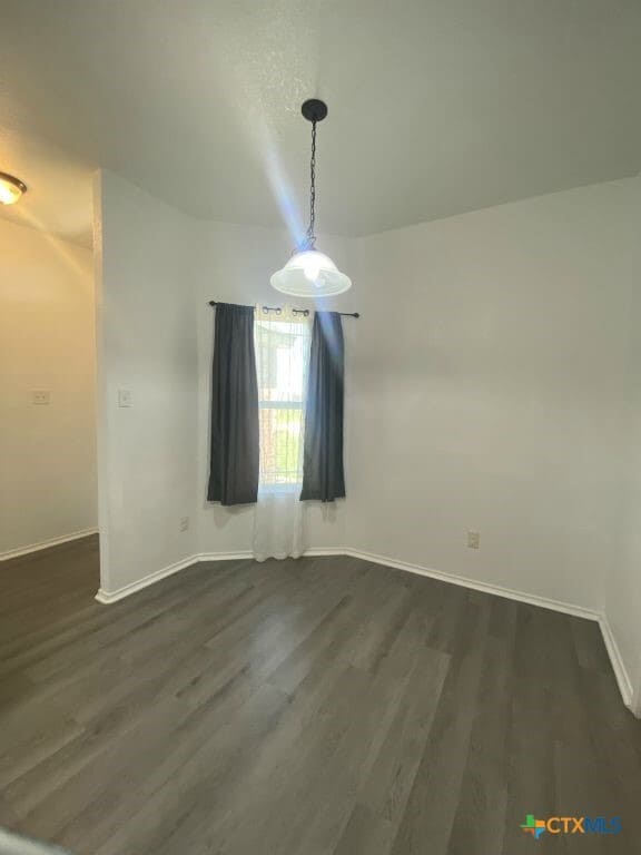 Building Photo - 2708 Hector Dr