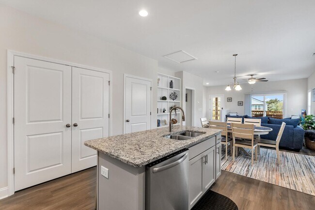 Building Photo - Amazing Rental Coming Soon (Late October-2...