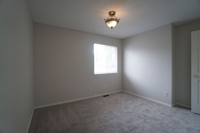 Building Photo - 6613 Payette Dr