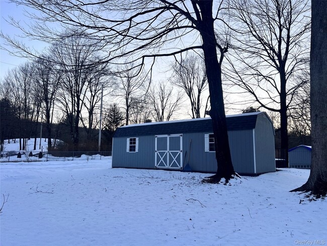 Building Photo - 13 Herlings Rd