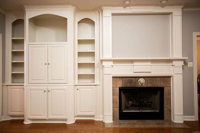 Building Photo - Amazing Woodlands Edge Home