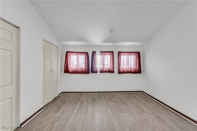 Building Photo - 3292 W 105th St