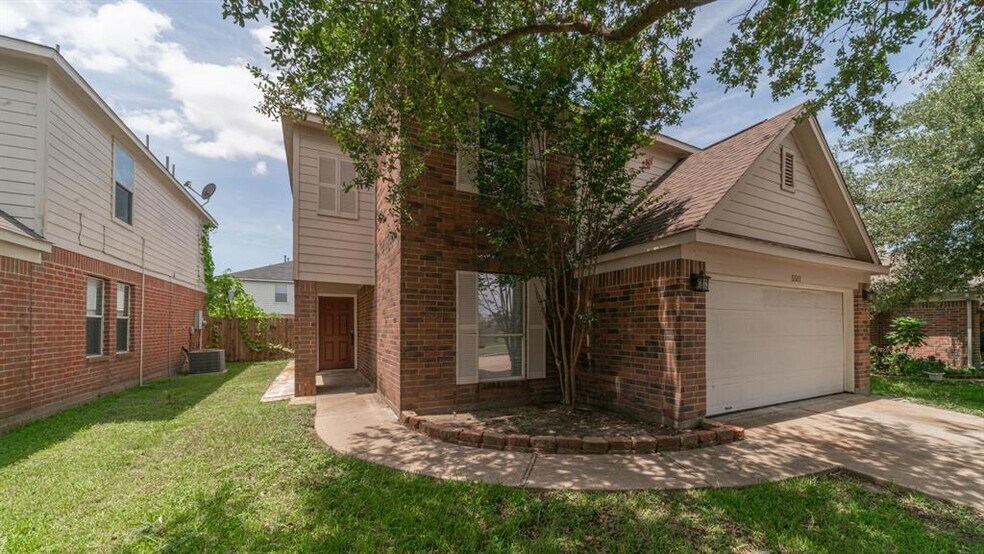 Building Photo - 5511 Darby Square Trl