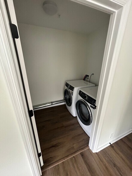 Building Photo - 128 South St