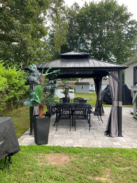 Building Photo - 18 Prospect St