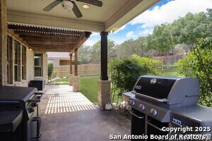 Building Photo - 611 Oxalis