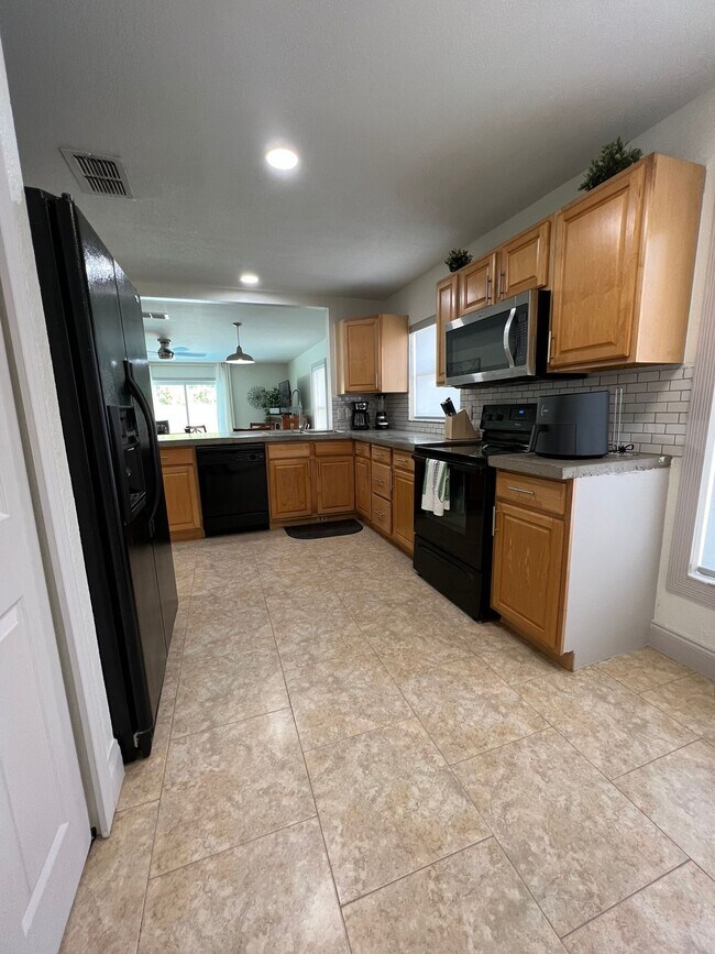 Building Photo - 5085 Warrior Ln