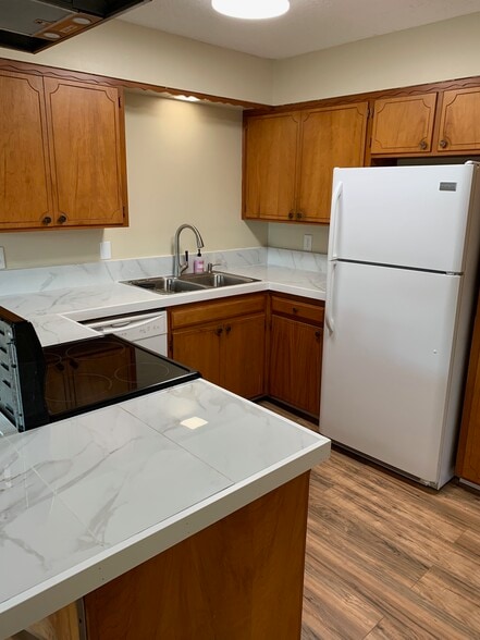 Building Photo - 4325 NE 130th Pl