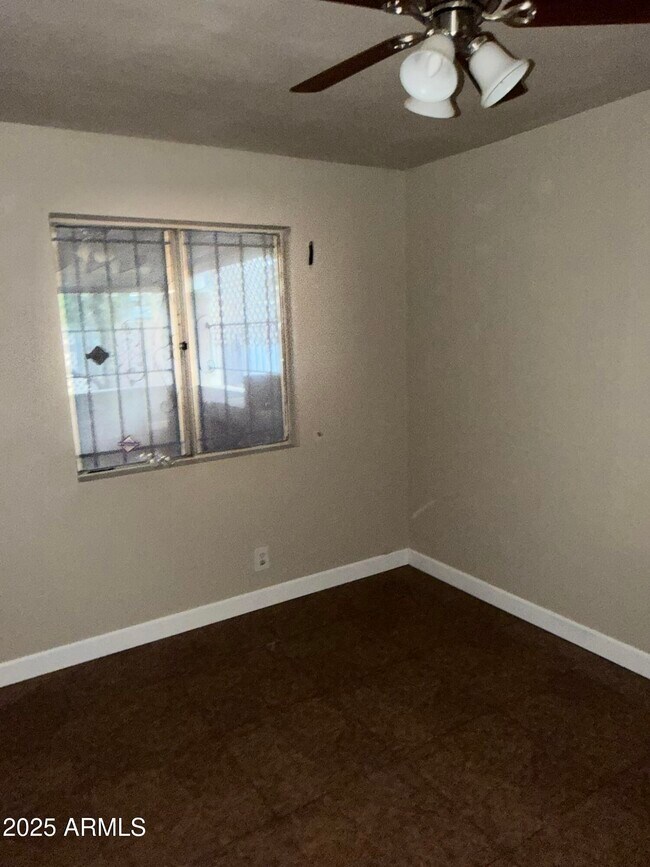 Building Photo - 1516 W Pueblo Ave