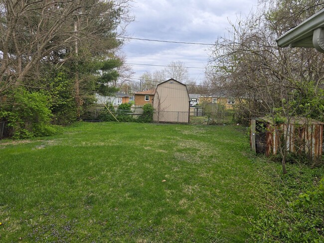 Building Photo - 3 Bedroom 2 Bathroom for $1350.00