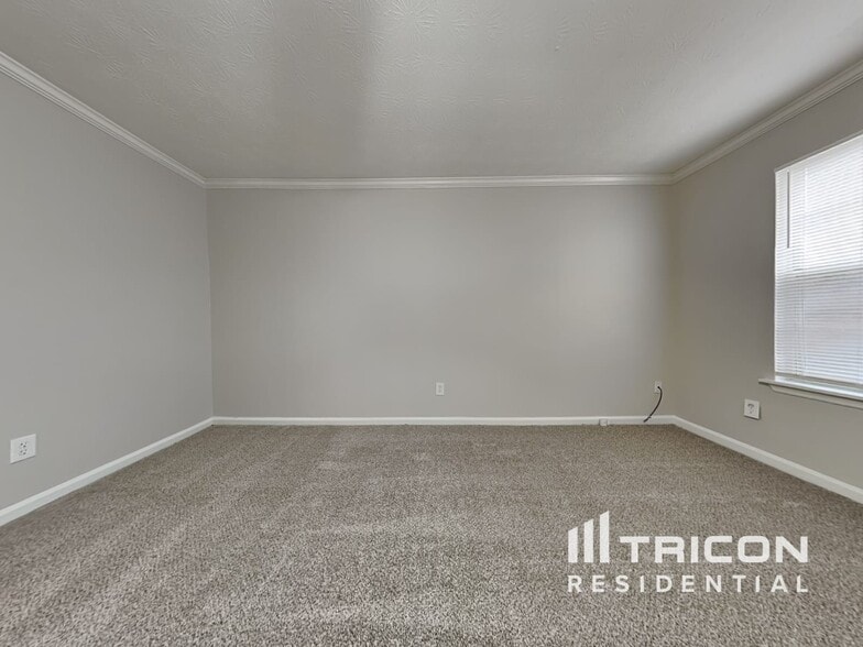 Building Photo - 5625 Longbow Dr