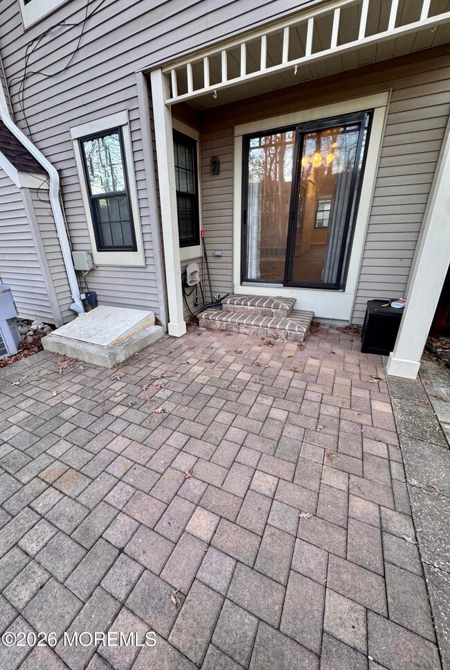 Building Photo - 905 Arlington Dr