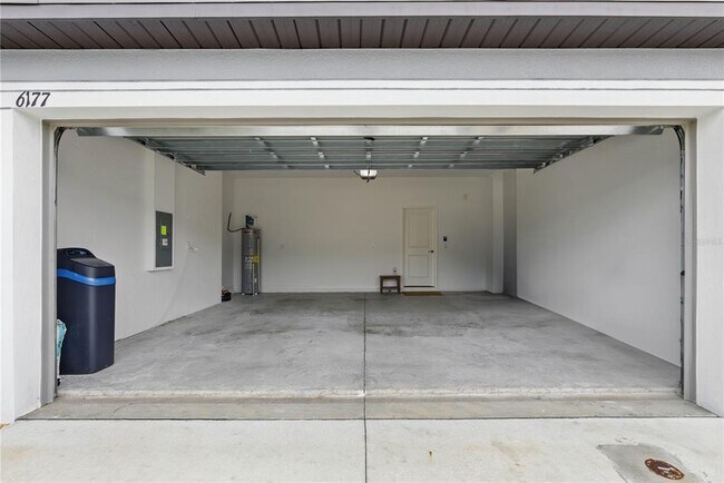 Building Photo - 6177 Shiner St