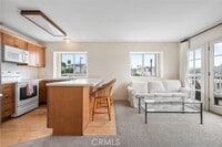 Building Photo - 358 28th St