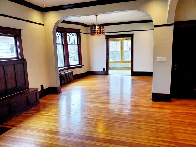 Building Photo - 719 Remington St