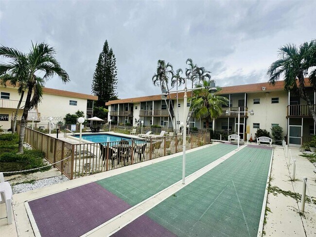 Building Photo - 415 NE 2nd St