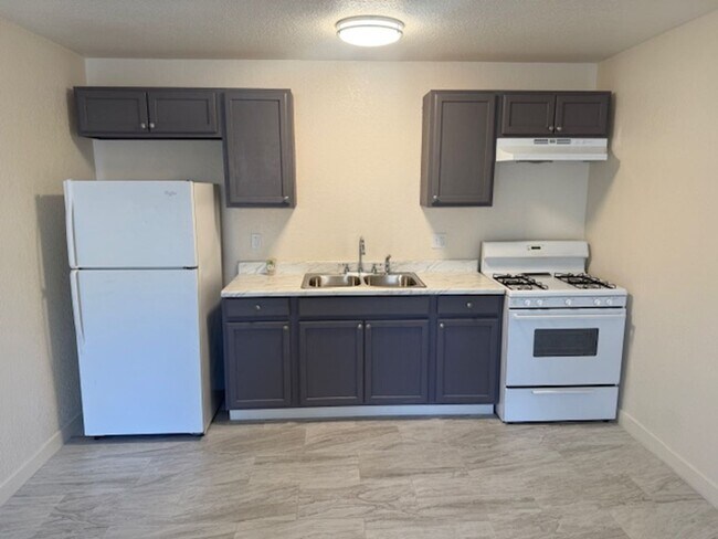 Building Photo - Agua Caliente Apartments