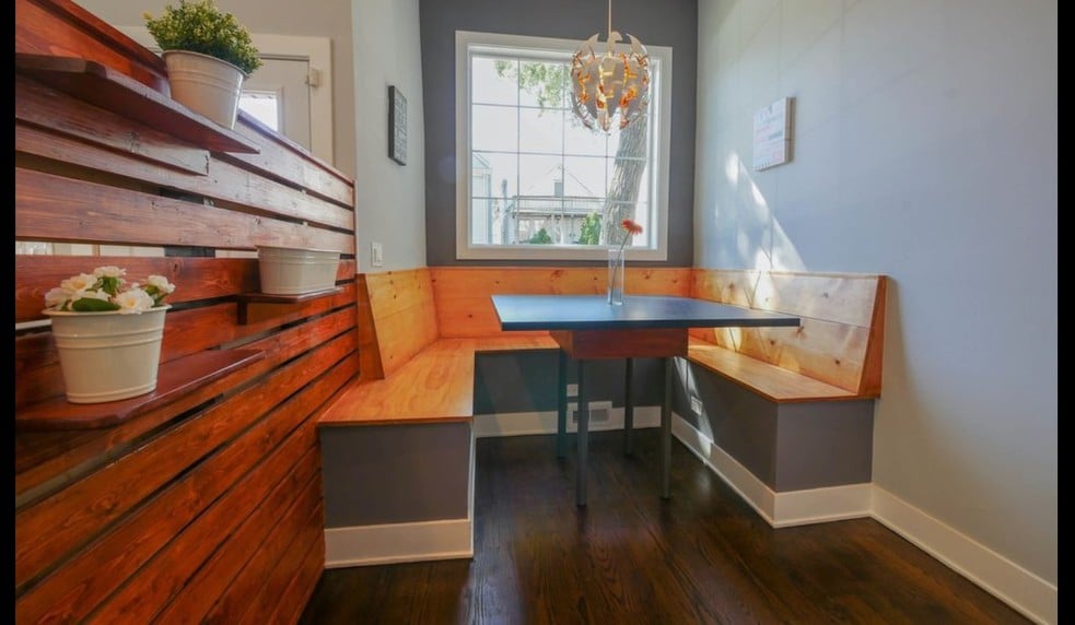Eat-in Kitchen - 3953 S Rockwell St