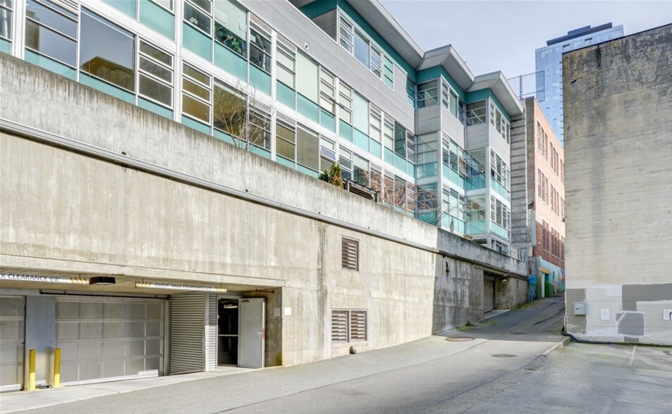 Building Photo - 2015 Terry Ave