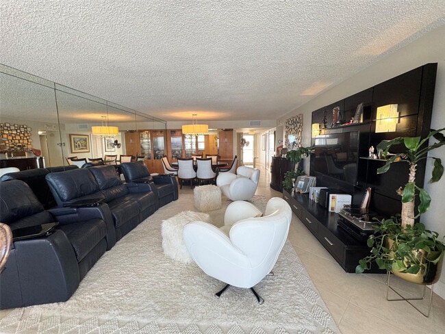 Building Photo - 4100 Galt Ocean Dr