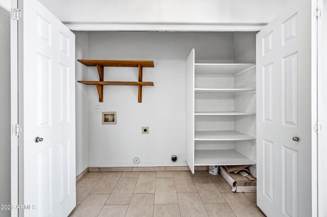 Building Photo - 9054 W Custer Ln