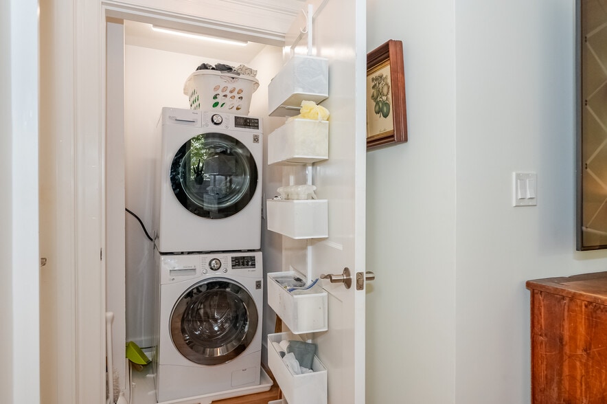 Laundry area - 229 Miller Ave