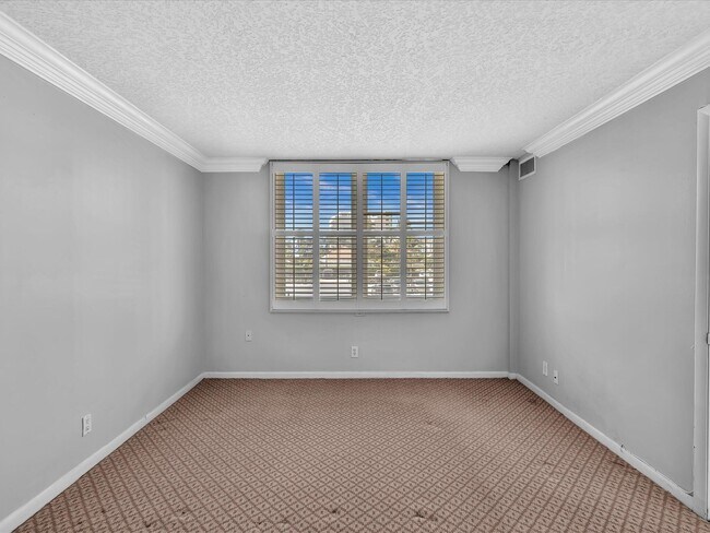 Building Photo - 3301 S Ocean Blvd