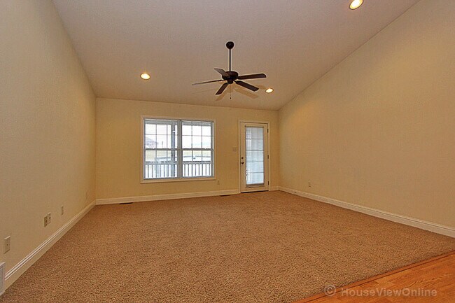 Building Photo - 2358 Garrett Ln