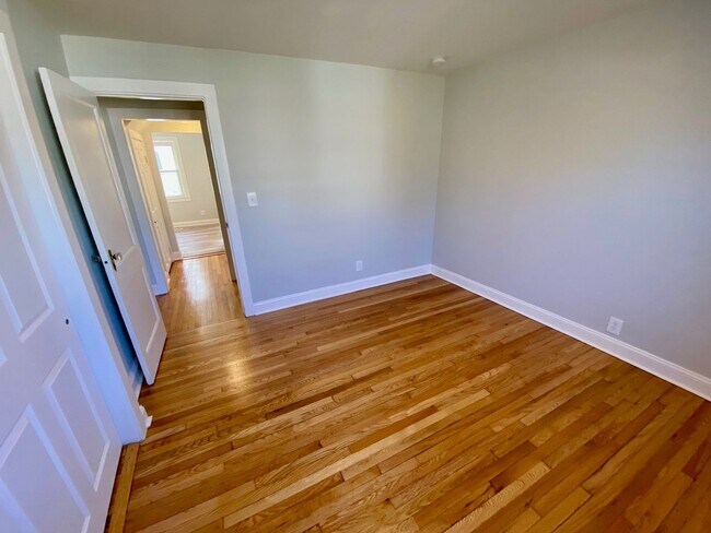 Building Photo - 4 Pafel Rd