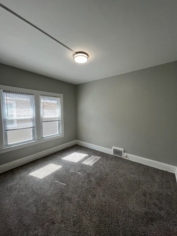 Building Photo - 2163 Chesterland Ave