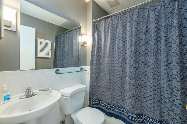 Building Photo - West Asheville Rental! Co-housing Development