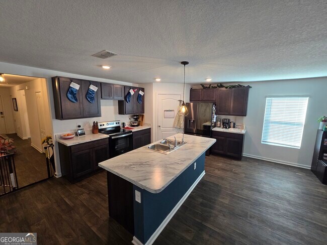 Building Photo - 108 Landing Blvd