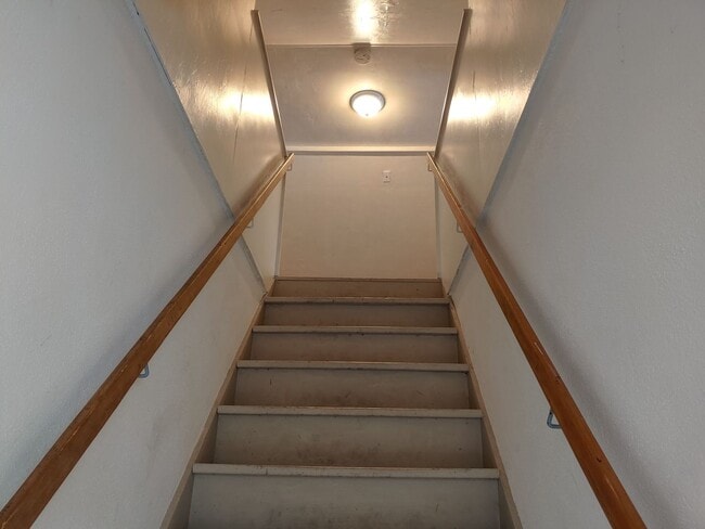 Building Photo - Downtown Loft Apartment on E Sherman Ave l...