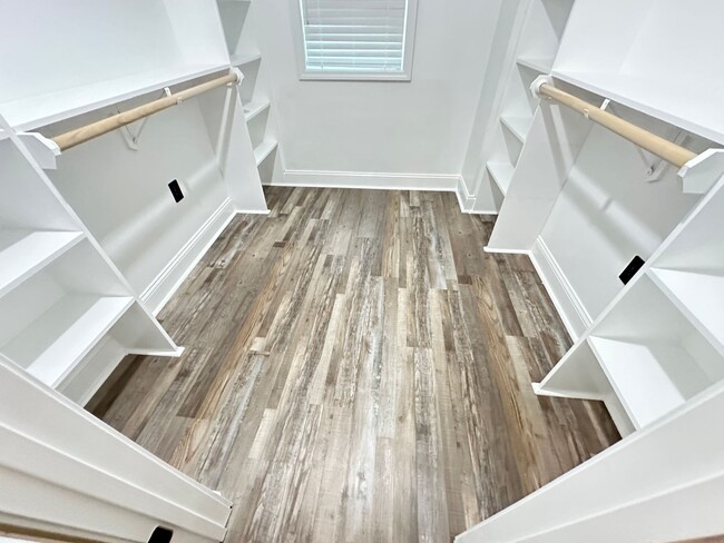 Building Photo - 408 Branch St