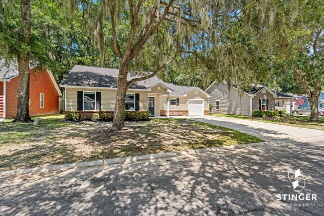 Building Photo - 13 Brindlewood Dr