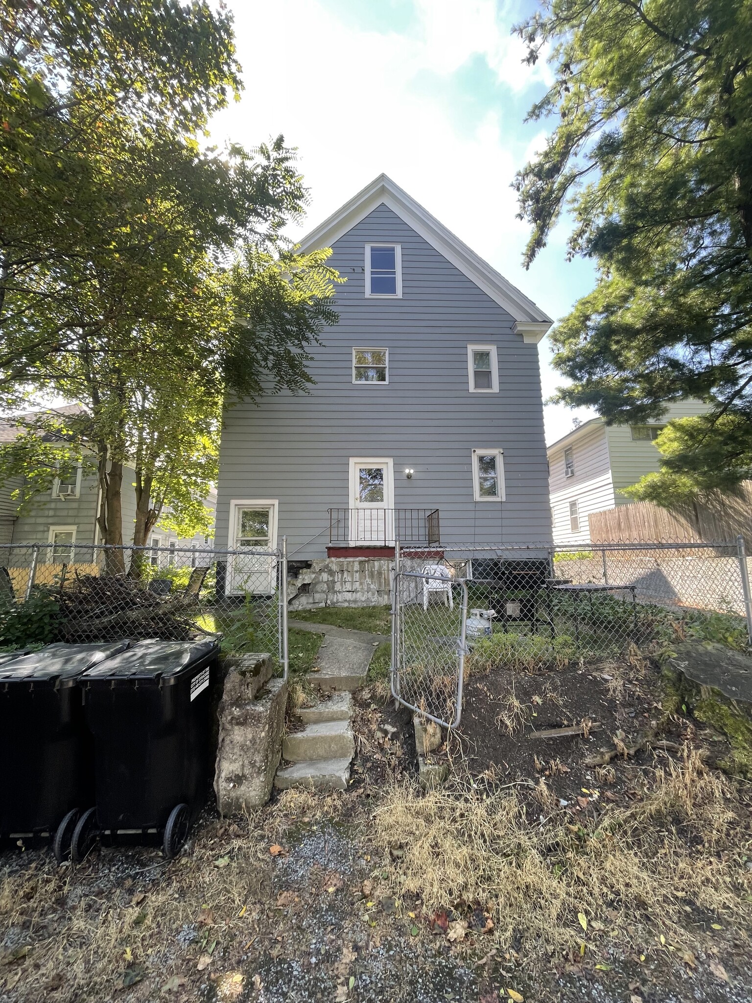 Building Photo - 246 Coleridge Ave