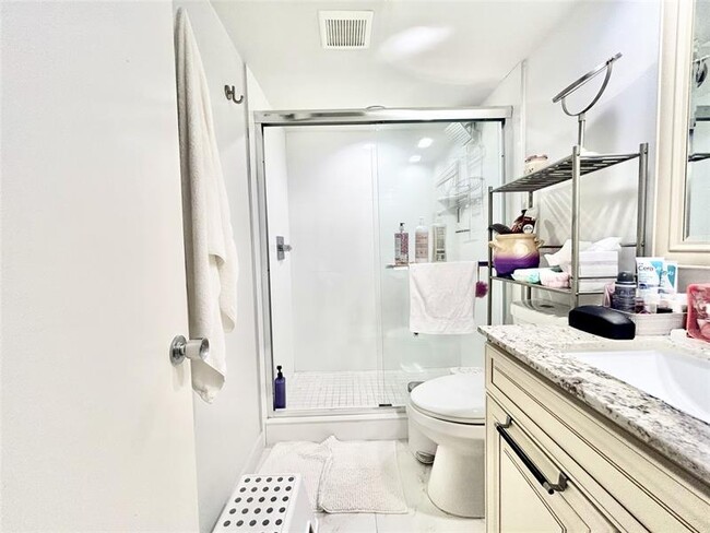 Building Photo - 3800 Oaks Clubhouse Dr