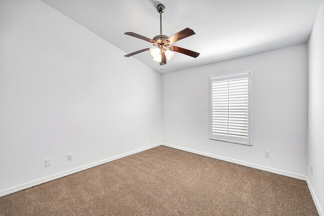 Building Photo - 16840 Sanibel Sunset Ct