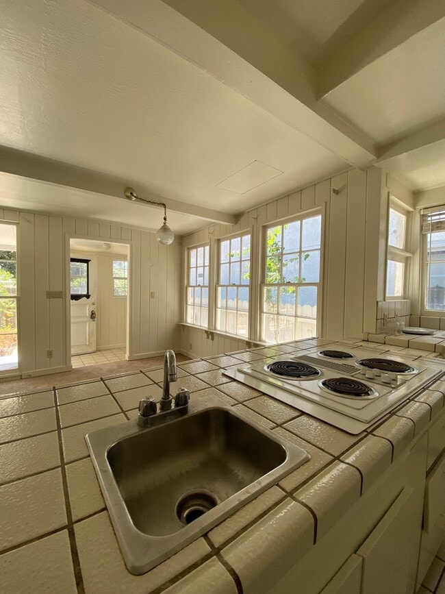 Building Photo - 190 W K St