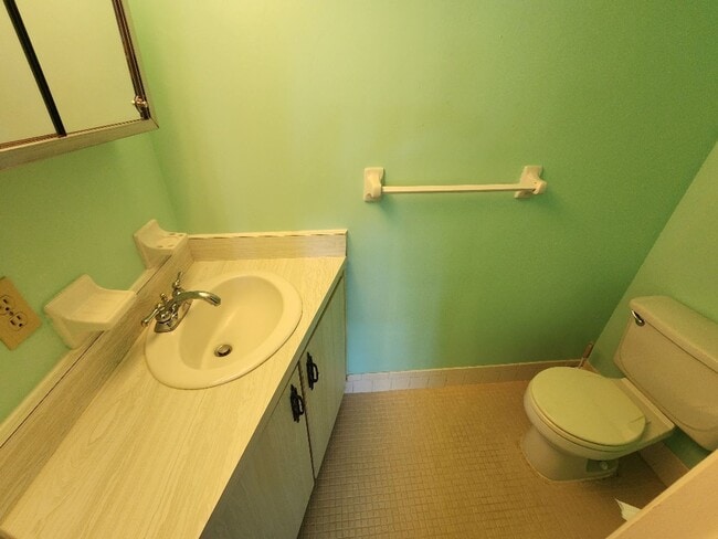 Building Photo - 50% off move in with 1 year lease agreement!!