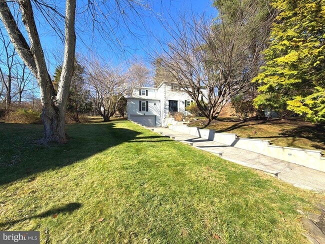 Building Photo - 639 Heather Ln