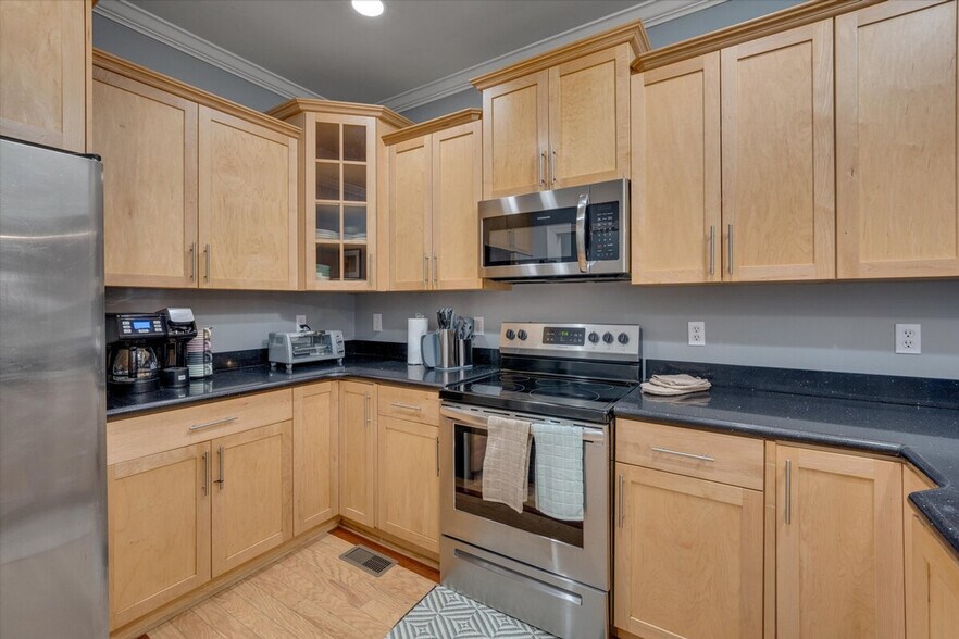 Building Photo - 942 Westland Ridge Rd