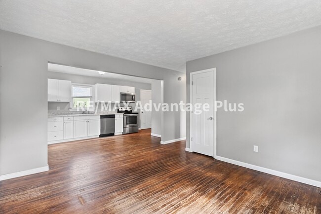 Building Photo - 2-Bedroom Home Walking Distance to Longwood University